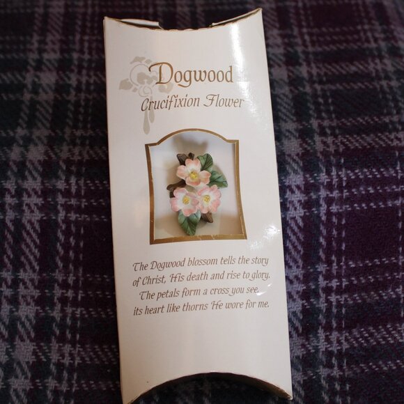 NWT Dogwood Crucifixion Flower Ceramic Pin - Picture 3 of 8